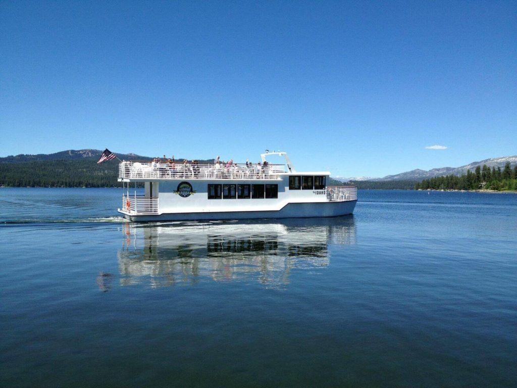 Cruise through Payette Lake